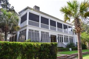 Deluxe 4 Bedroom Wilson Village Home 17